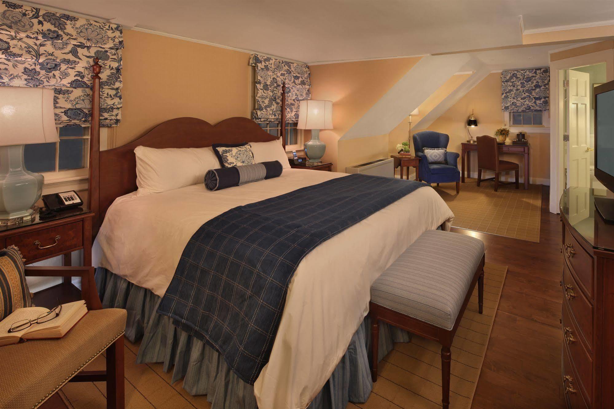 Inn On Boltwood Amherst Exterior photo