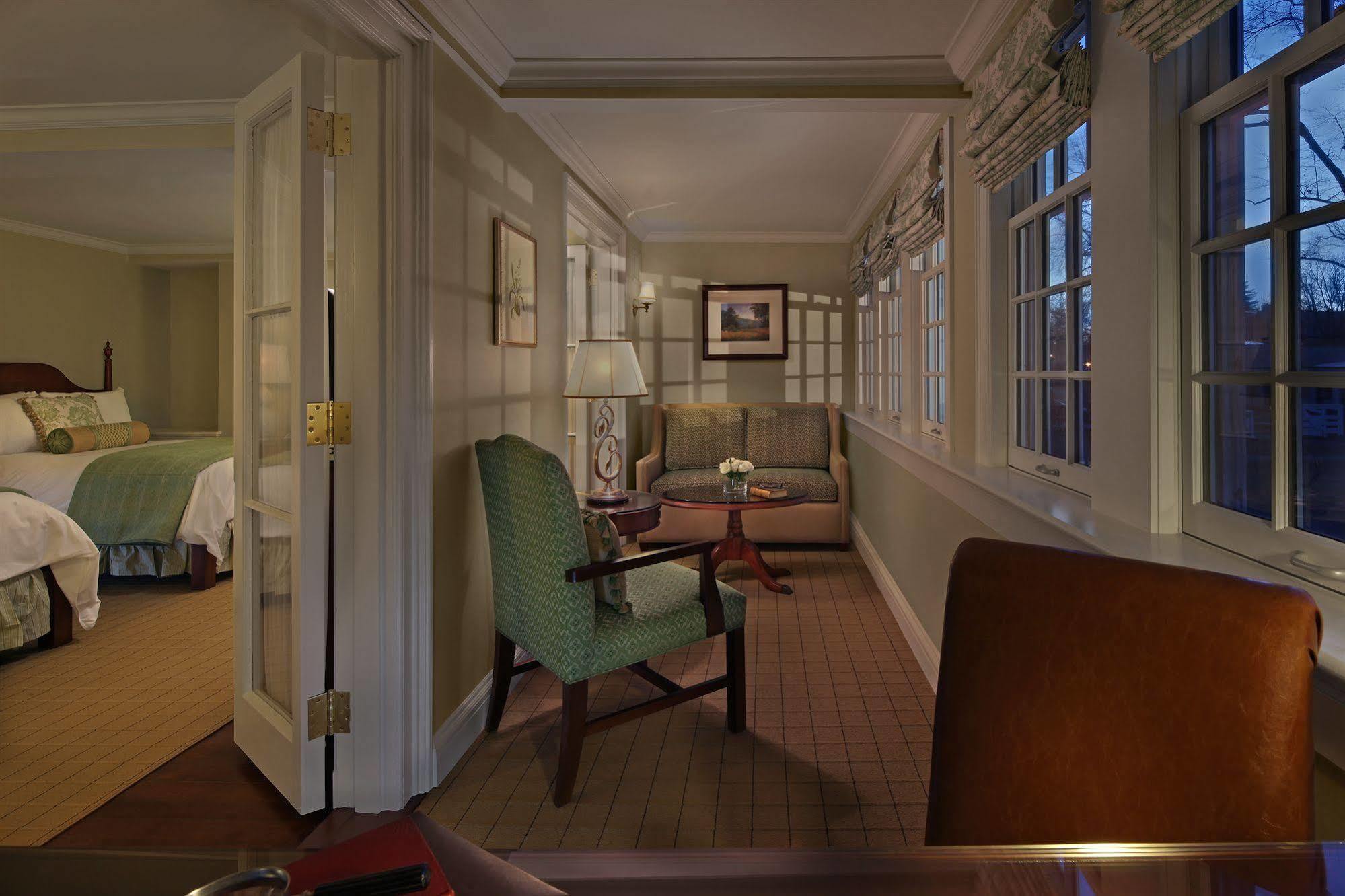 Inn On Boltwood Amherst Exterior photo